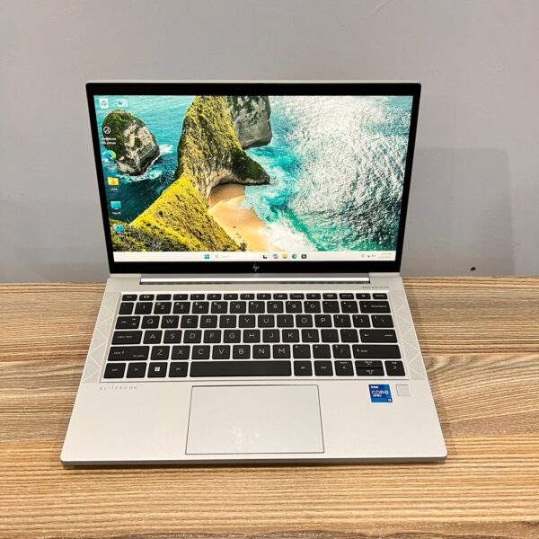 HP EliteBook 830 G8 | Business Laptop | 13.3-inch FHD | Intel Core i5 11th Gen | 8GB RAM | 256GB SSD | Intel Iris Xe Graphics