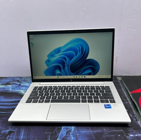 HP EliteBook 830 G8 | Business Laptop | 13.3-inch FHD Touch | Intel Core i5 11th Gen | 16GB RAM | 512GB SSD | Intel Iris Xe Graphics