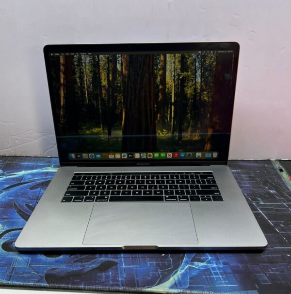 Apple MacBook Pro 15-inch (2018) | Laptop | 15.4-inch Retina Display | 8th Gen Intel Core i7 | 16GB RAM | 256GB SSD