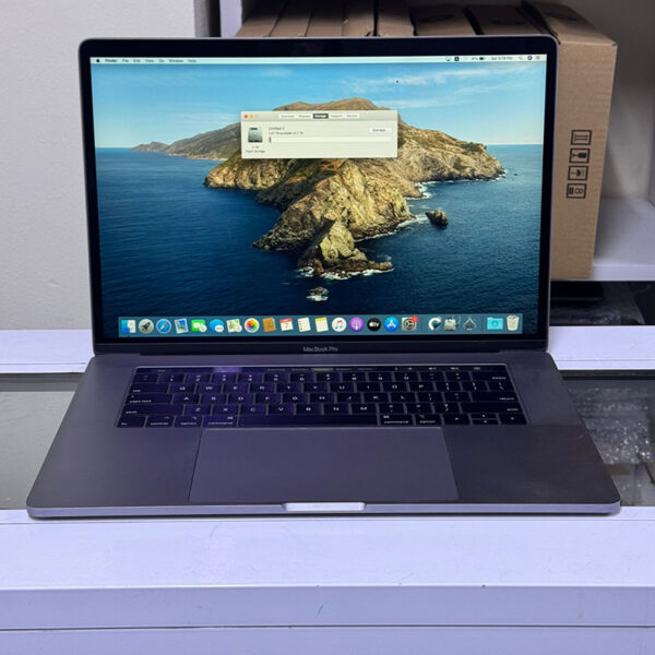 Apple MacBook Pro 15-inch (2018)A1990 | Laptop | 15.4-inch Retina Display | 8th Gen Intel Core i7 | 16GB RAM | 256GB SSD
