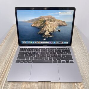 APPLE MACBOOK AIR 13.3-INCH (2020, INTEL QUAD-CORE I5 10TH GEN 1.1GHZ, UP TO 3.5GHZ TURBO) | 8GB LPDDR4X RAM 3733MHZ | 512GB SSD STORAGE | INTEL IRIS PLUS GRAPHICS (1536MB) | RETINA DISPLAY 2560×1600 WITH TRUE TONE | MACOS CATALINA 10.15.7 | BACKLIT MAGIC KEYBOARD WITH TOUCH ID
