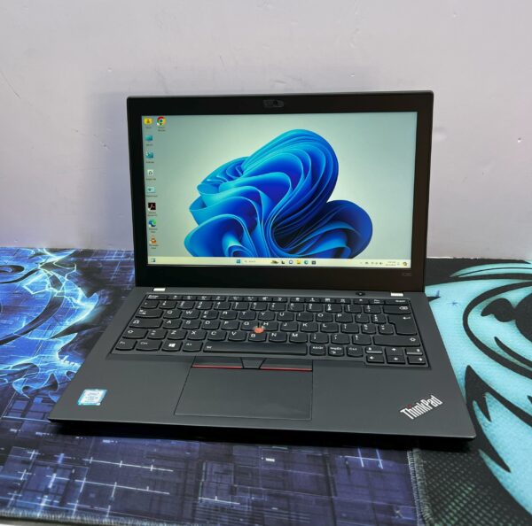 Lenovo Thinkpad X280 | Business Laptop | 12.5-inch FHD Touch | Intel Core i5 | 8GB RAM | 256GB SSD | Intel UHD Graphics 620